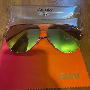 Women’s high key sunglasses never worn color gold